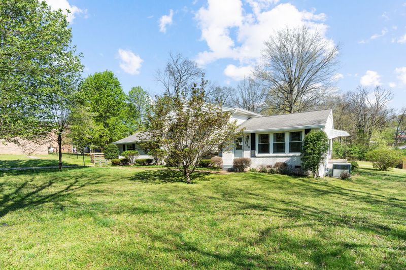 190 Rebecca Dr, Hendersonville, TN 37075