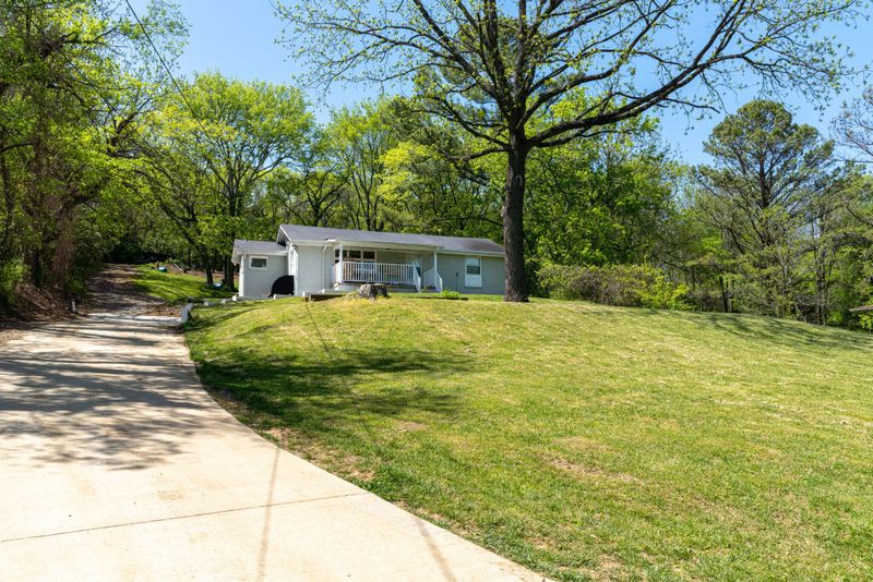 719 S Dickerson Rd, Goodlettsville, TN 37072