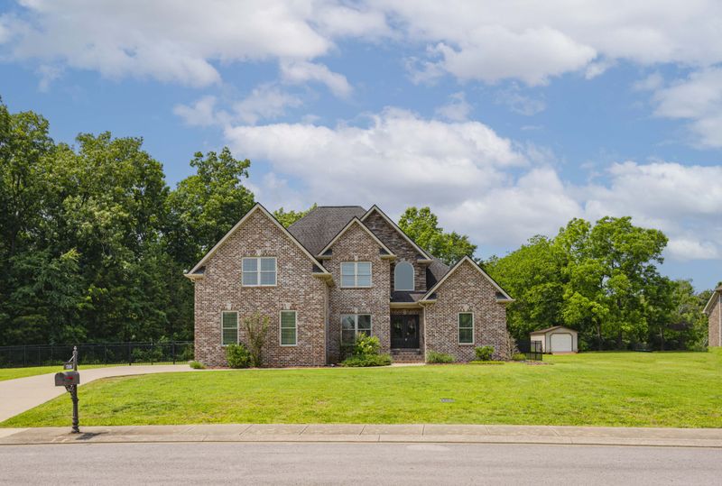 1105 Sweetspire Dr, Murfreesboro, TN 37128