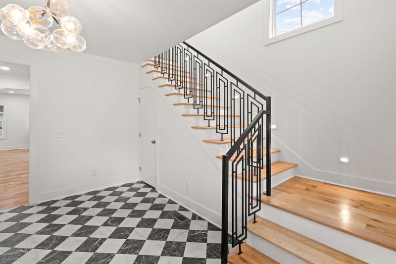 1006 Stockell St, Nashville, TN 37207