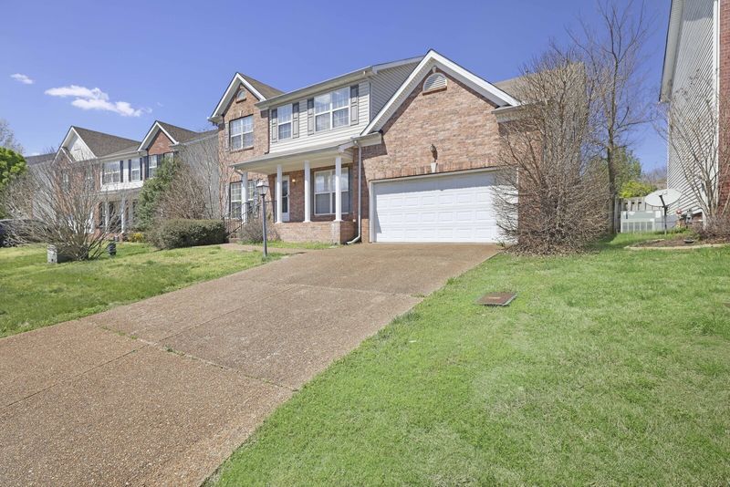 7336 Olmsted Dr, Nashville, TN 37221
