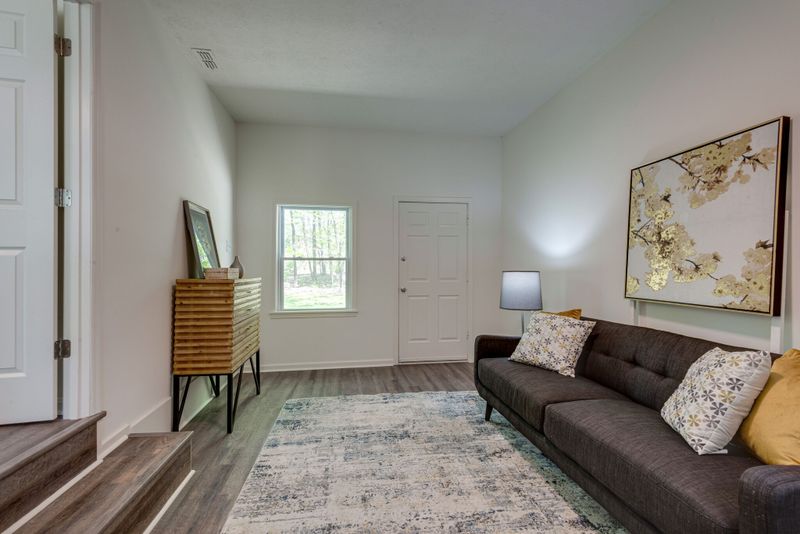 157 Ravenwood Cir, Dickson, TN 37055