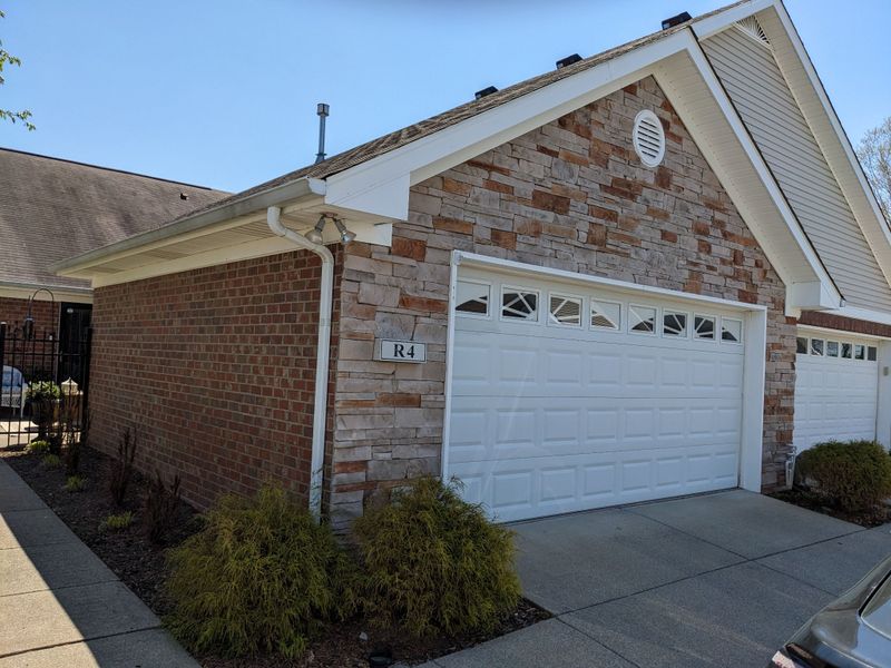 800 Browns Ln R4 S #R4, Gallatin, TN 37066
