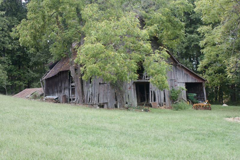 7489 Ben Garrison Rd, White House, TN 37188
