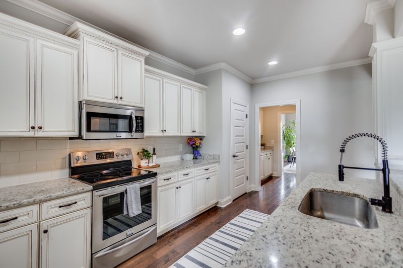 591 Jim Cedar Dr, Murfreesboro, TN 37128