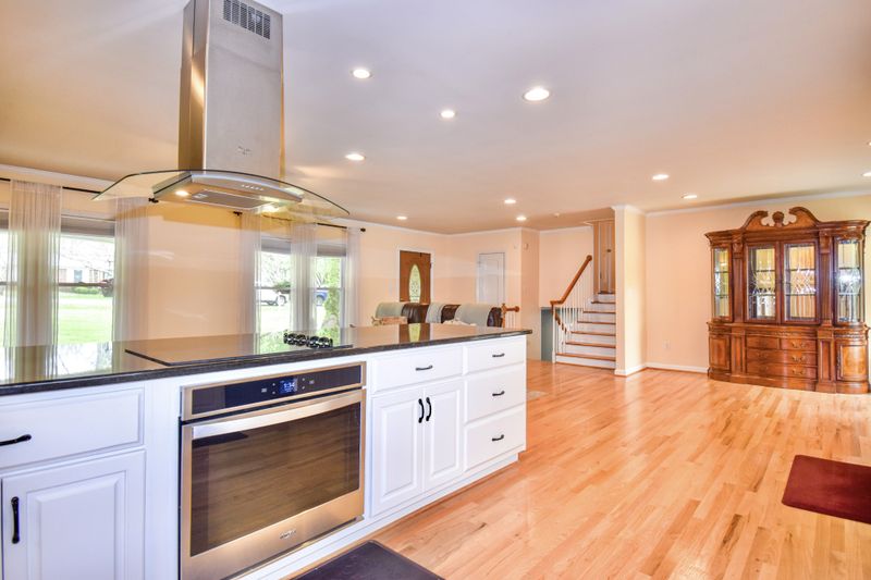 1212 Whitney Dr, Columbia, TN 38401