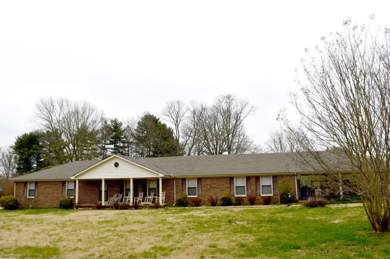 131 Hickory Hills Dr, Murfreesboro, TN 37128
