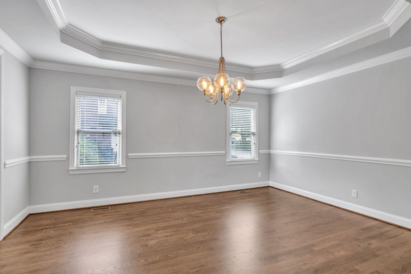 2002 Lombardy, Nashville, TN 37215