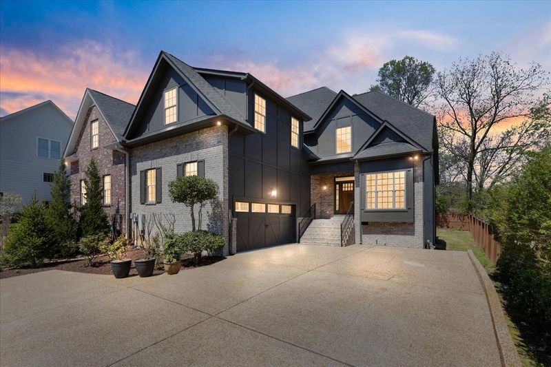 1102A Biltmore, Nashville, TN 37204