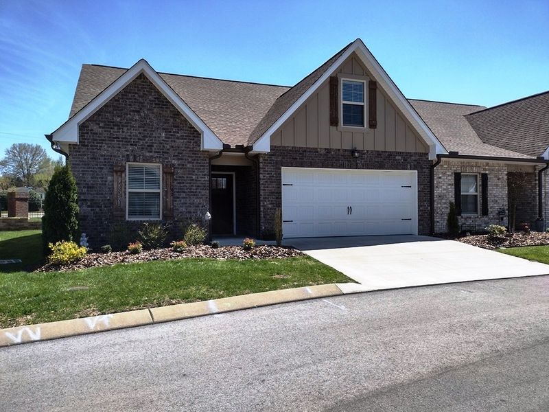 102 Brook Ct, White House, TN 37188
