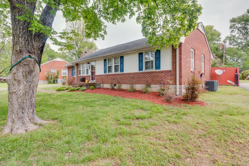 2115 Dearborn Dr, Nashville, TN 37214