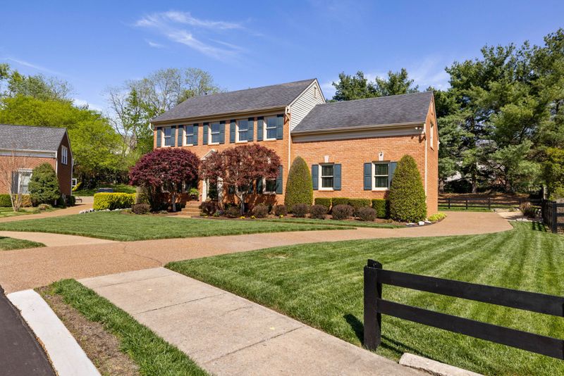 421 Honeysuckle Cir, Franklin, TN 37067