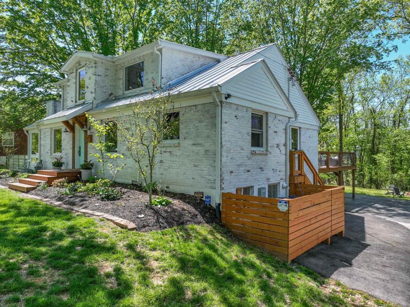 69 Jones Cir, Old Hickory, TN 37138