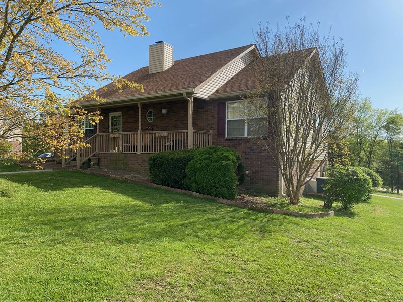 1021 Secretariat Dr, Mount Juliet, TN 37122