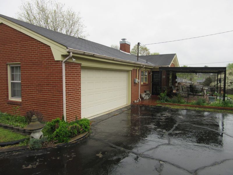 904 Camellia Dr, Columbia, TN 38401