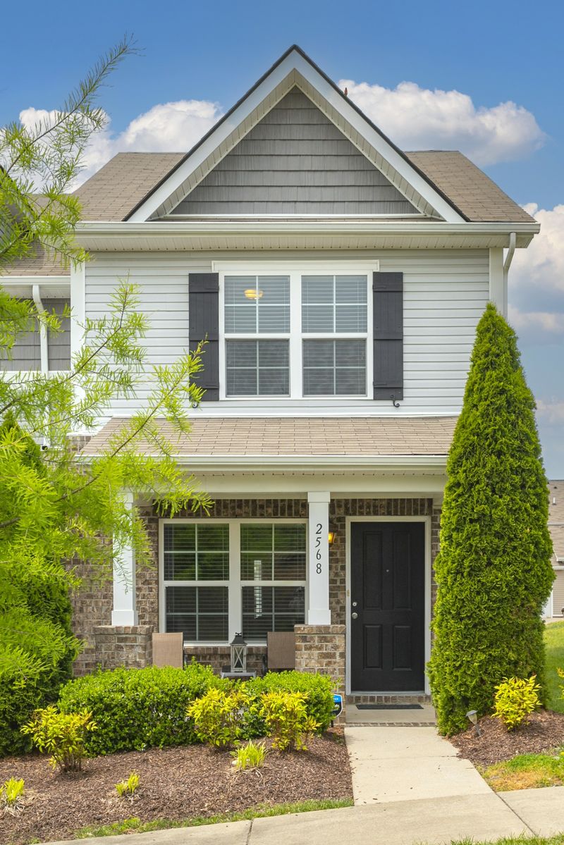 2568 River Trail Dr, Hermitage, TN 37076