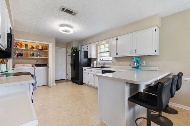 432 Gresham Ln, Murfreesboro, TN 37129