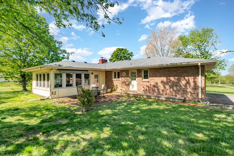 12057 Versailles Rd, Rockvale, TN 37153