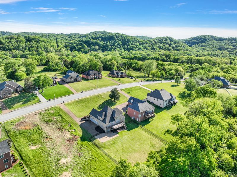 3949 Lloyd Rd, Nashville, TN 37207