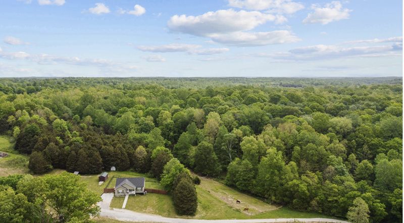 518 Matlock Rd, Charlotte, TN 37036