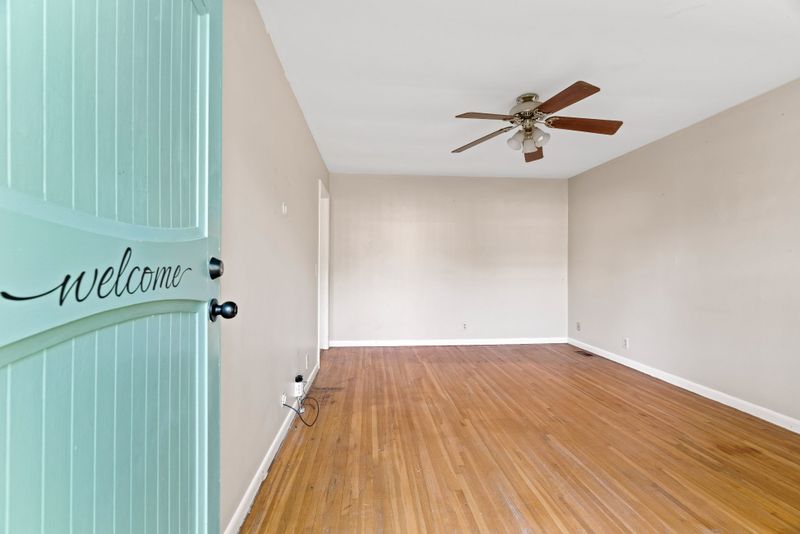 608 Truxton Dr, Nashville, TN 37214