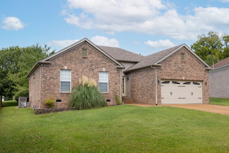 8325 Trading Post Ct, Nashville, TN 37221