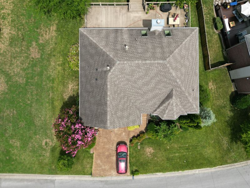 7244 Sugarloaf Dr, Nashville, TN 37211