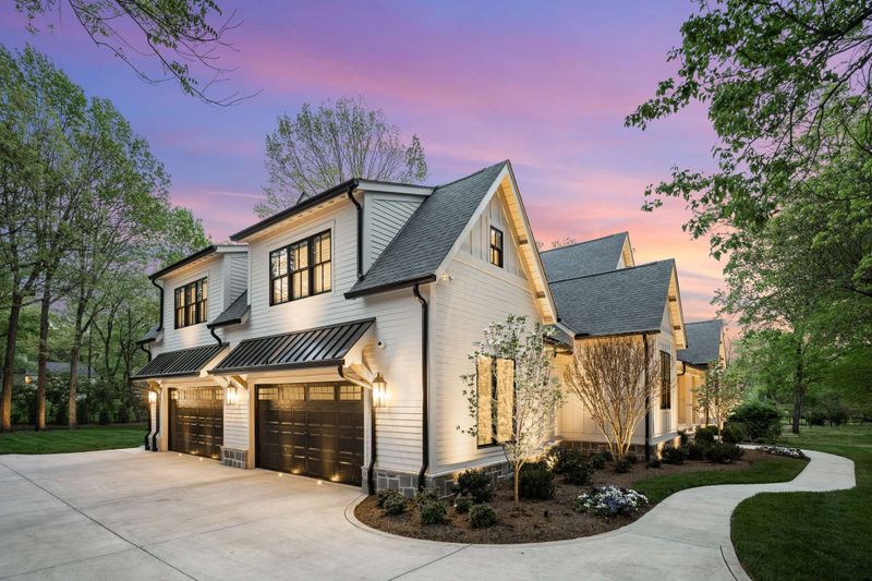 4310 Esteswood Dr, Nashville, TN 37215
