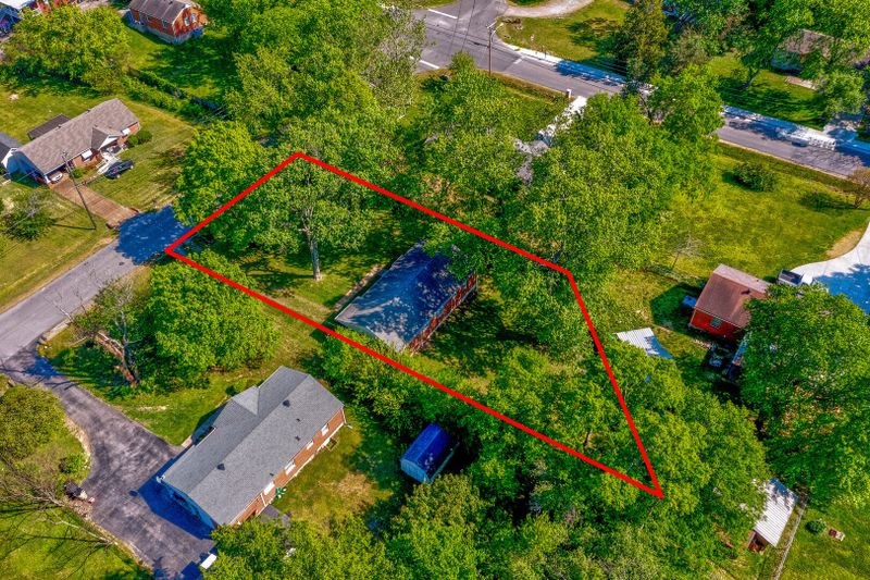 4909 Madeline Dr, Nashville, TN 37211