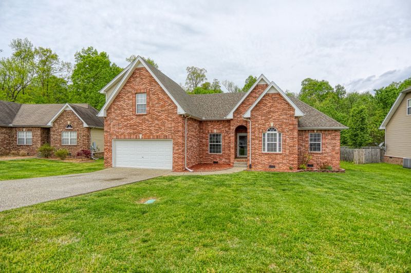 242 Foster Dr, White House, TN 37188