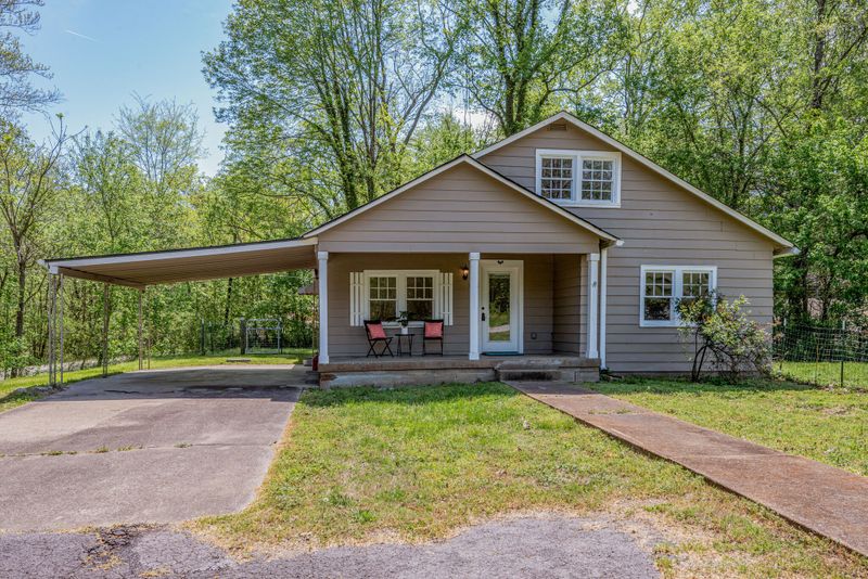 101 Holloway Dr, Ashland City, TN 37015