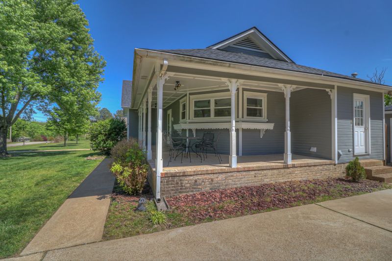 411 Burt Dr W, Columbia, TN 38401
