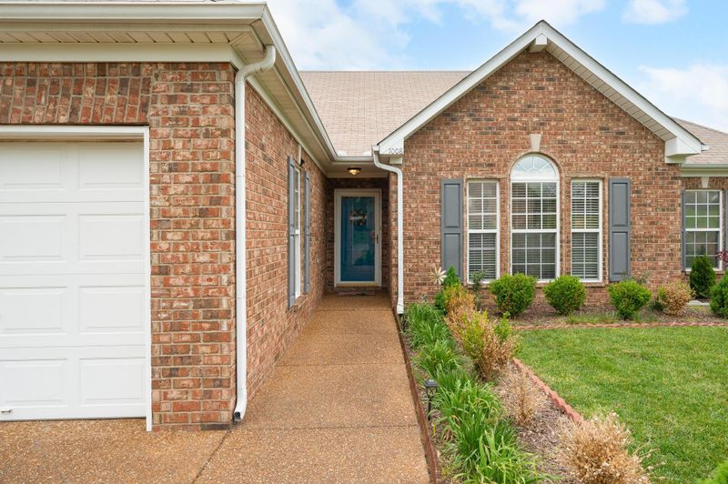1008 Margaret Dr, Hendersonville, TN 37075