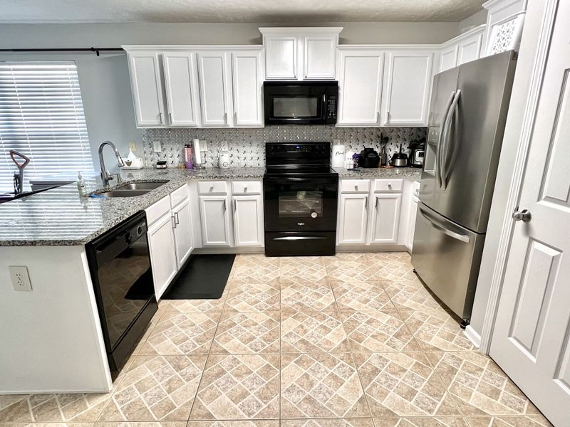 3015 Rg Buchanan Dr, La Vergne, TN 37086