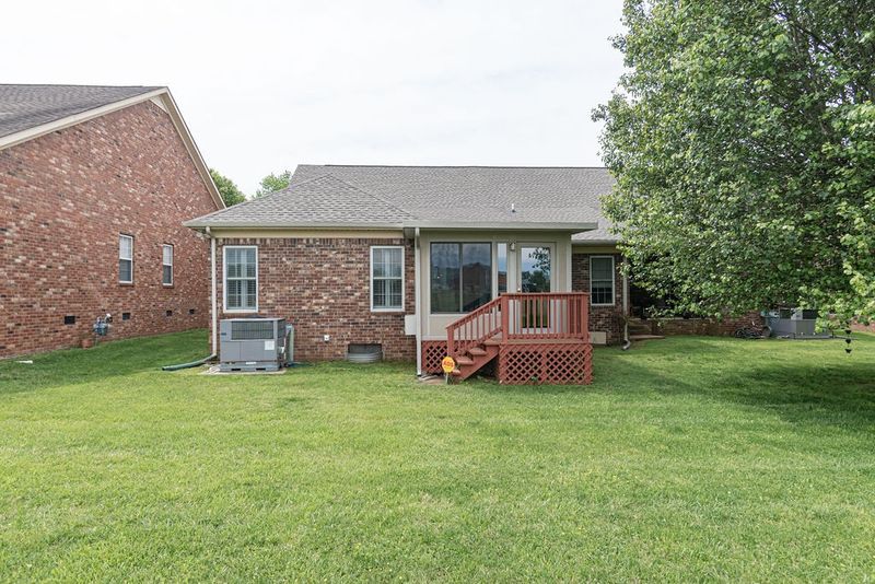 2215 Keegan Dr, Murfreesboro, TN 37130