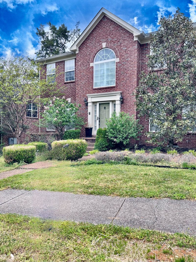 813 Chandler Grove Dr, Hermitage, TN 37076
