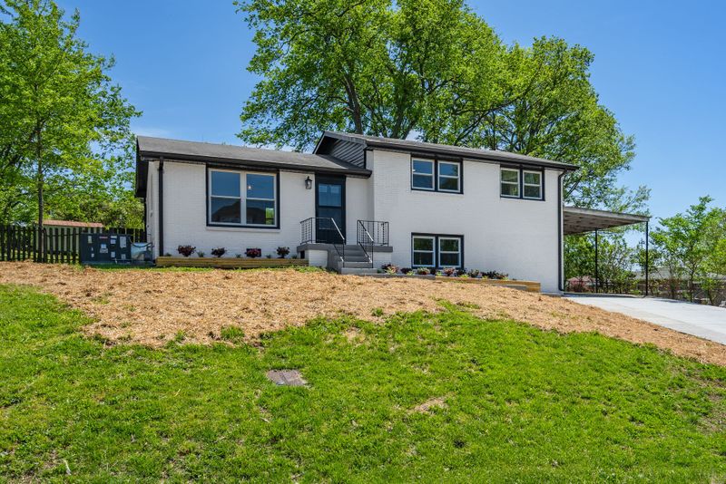 602 Comet Dr, Nashville, TN 37209