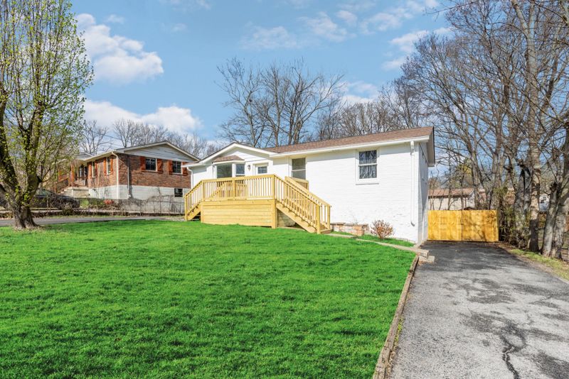 557 Singer Dr, Madison, TN 37115