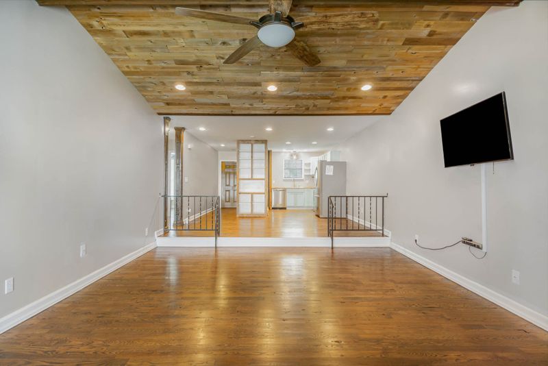 5601 Country Dr #204, Nashville, TN 37211
