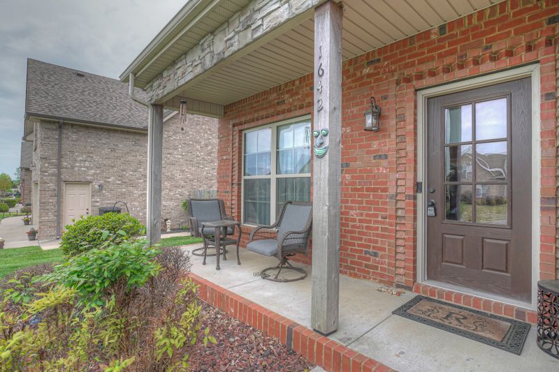1642 Savoy Dr, Murfreesboro, TN 37130