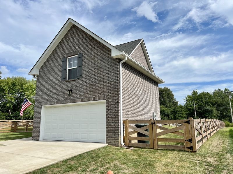 1034 Jonathan Ln, Springfield, TN 37172