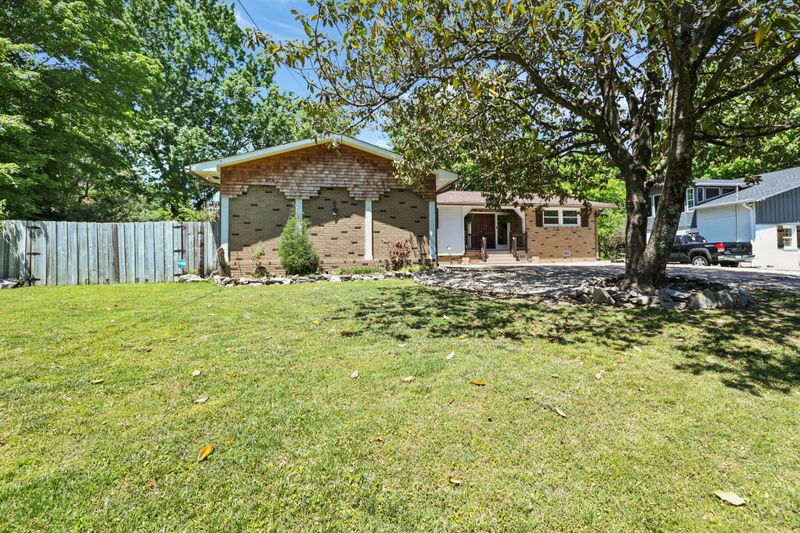 235 Sailboat Dr, Nashville, TN 37217
