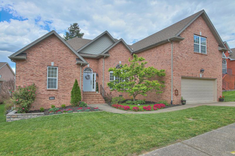 1313 Weeping Cherry Ln, Hermitage, TN 37076
