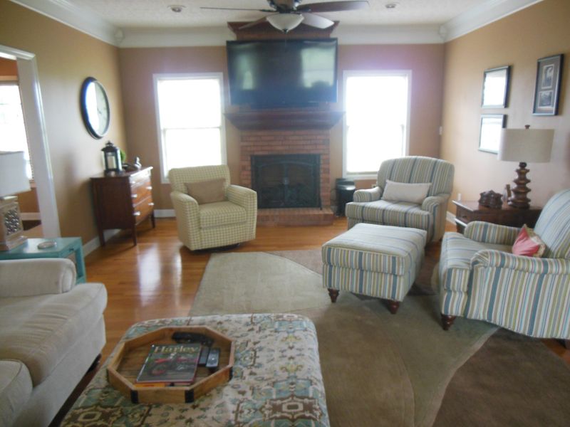 1473 Lawrence Ln, Springfield, TN 37172