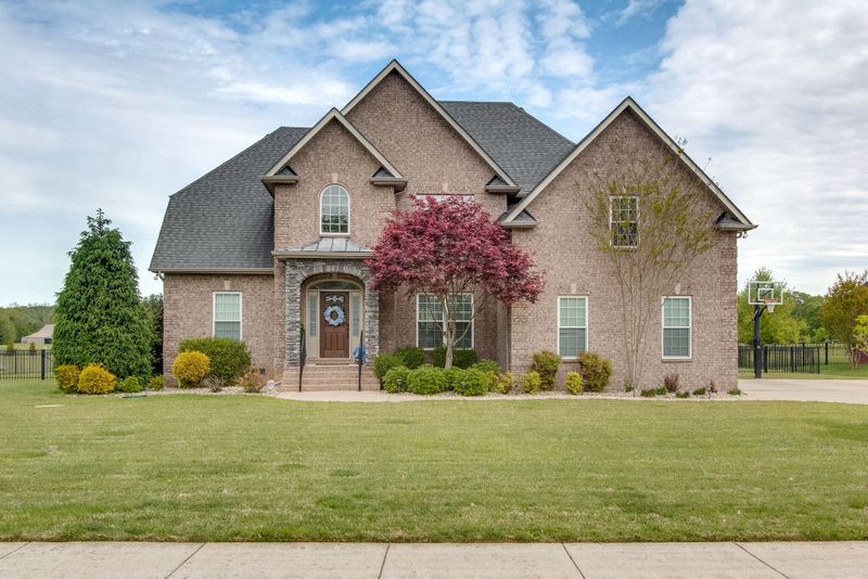 1122 Sweetspire Dr, Murfreesboro, TN 37128