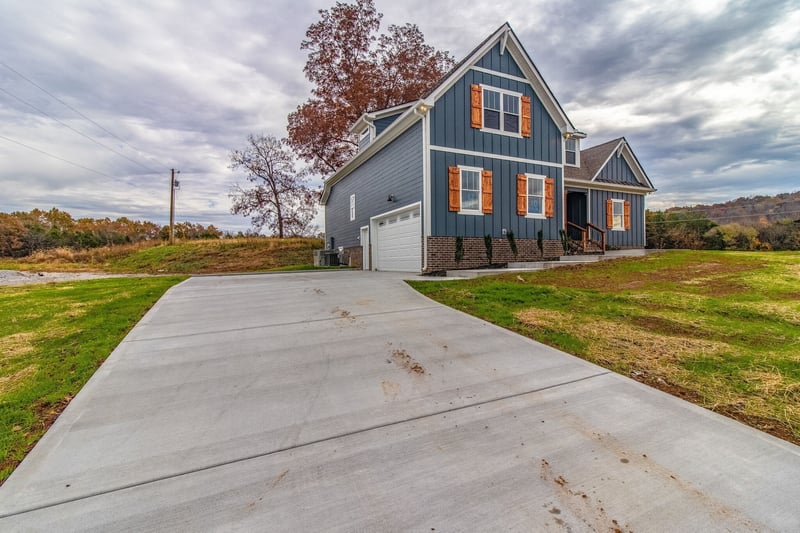 10 Van Ln, Brush Creek, TN 38547