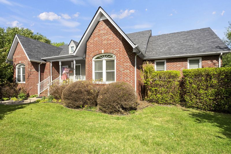303 Winston Dr, White House, TN 37188