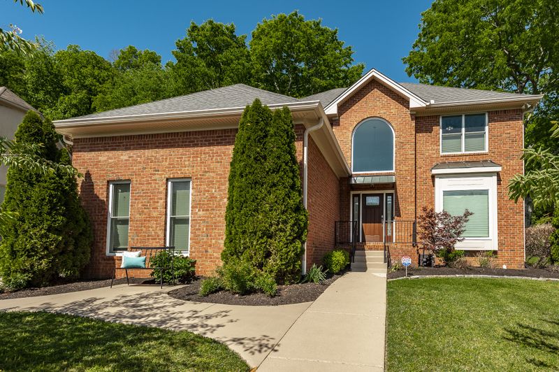 2708 N Highlands Dr, Nashville, TN 37221