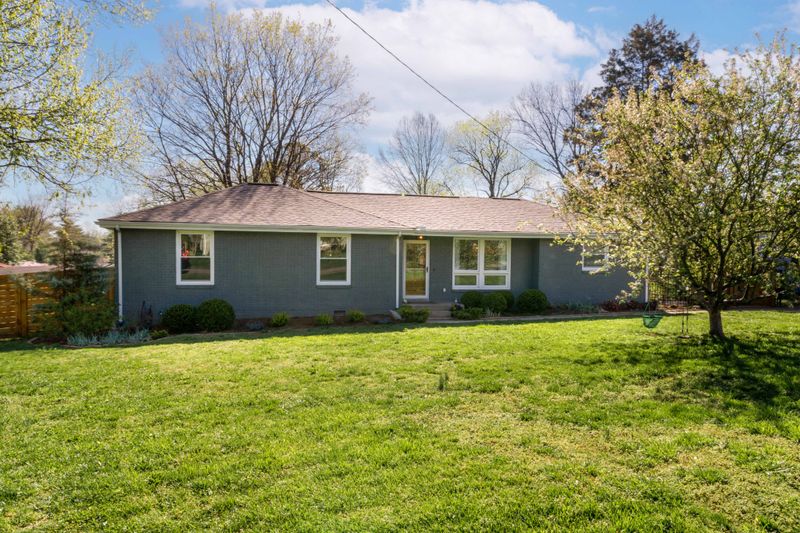 4904 Montclair Dr, Nashville, TN 37211