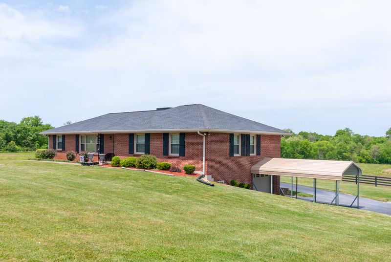 2122 Williamsport Pike, Columbia, TN 38401